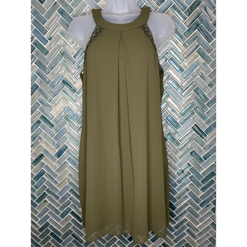 A BYER OLIVE GREEN HALTER LACE TRIM SHEER LINED TIE NECK KNEE LENGTH DRESS M
